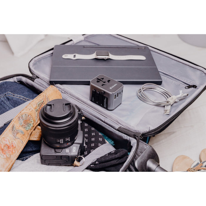 Verbatim UTA-03 Universal Travel Adapter 30W USB-C PD