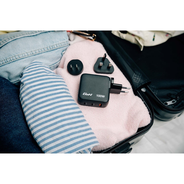 Verbatim 100W Mini GaN Charger with Display 3-Port USB-C