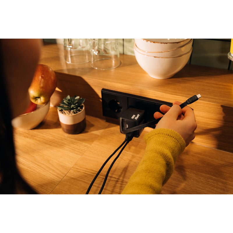 Verbatim 65W GaN Charger USB-C PD QC3.0 Retractable Cable